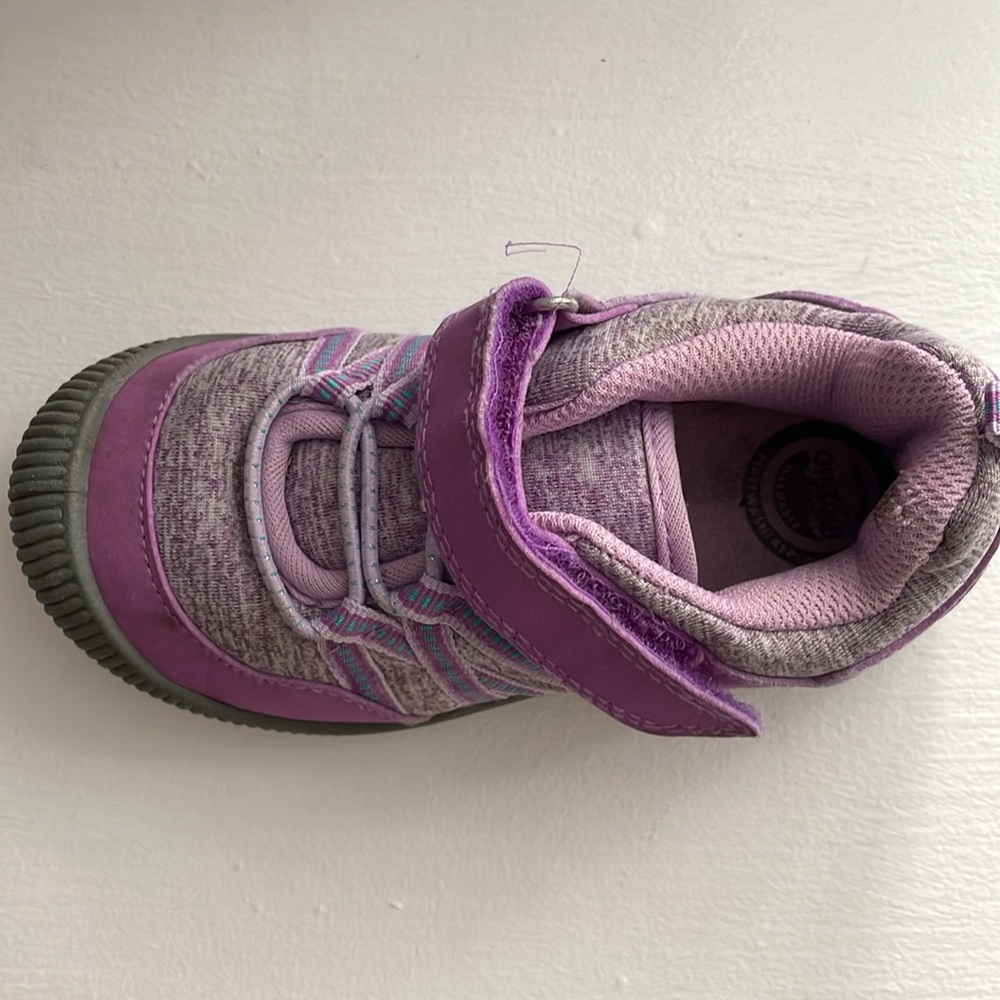Osh Kosh B’gosh shoes - Picture 4 of 16